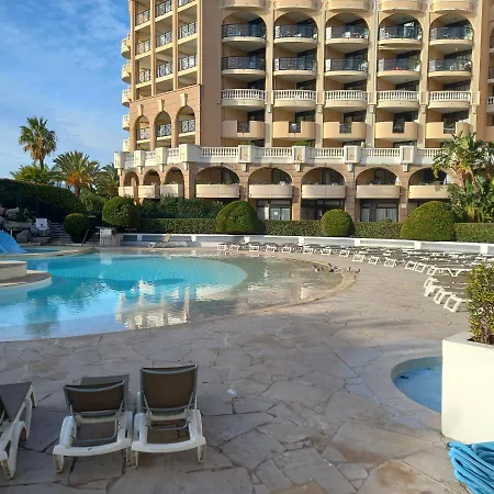 Maupassant 06 Apartment